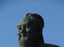 Estatua de Confucio