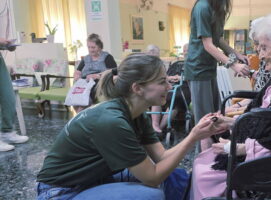 Visita residencia ancianos Creta
